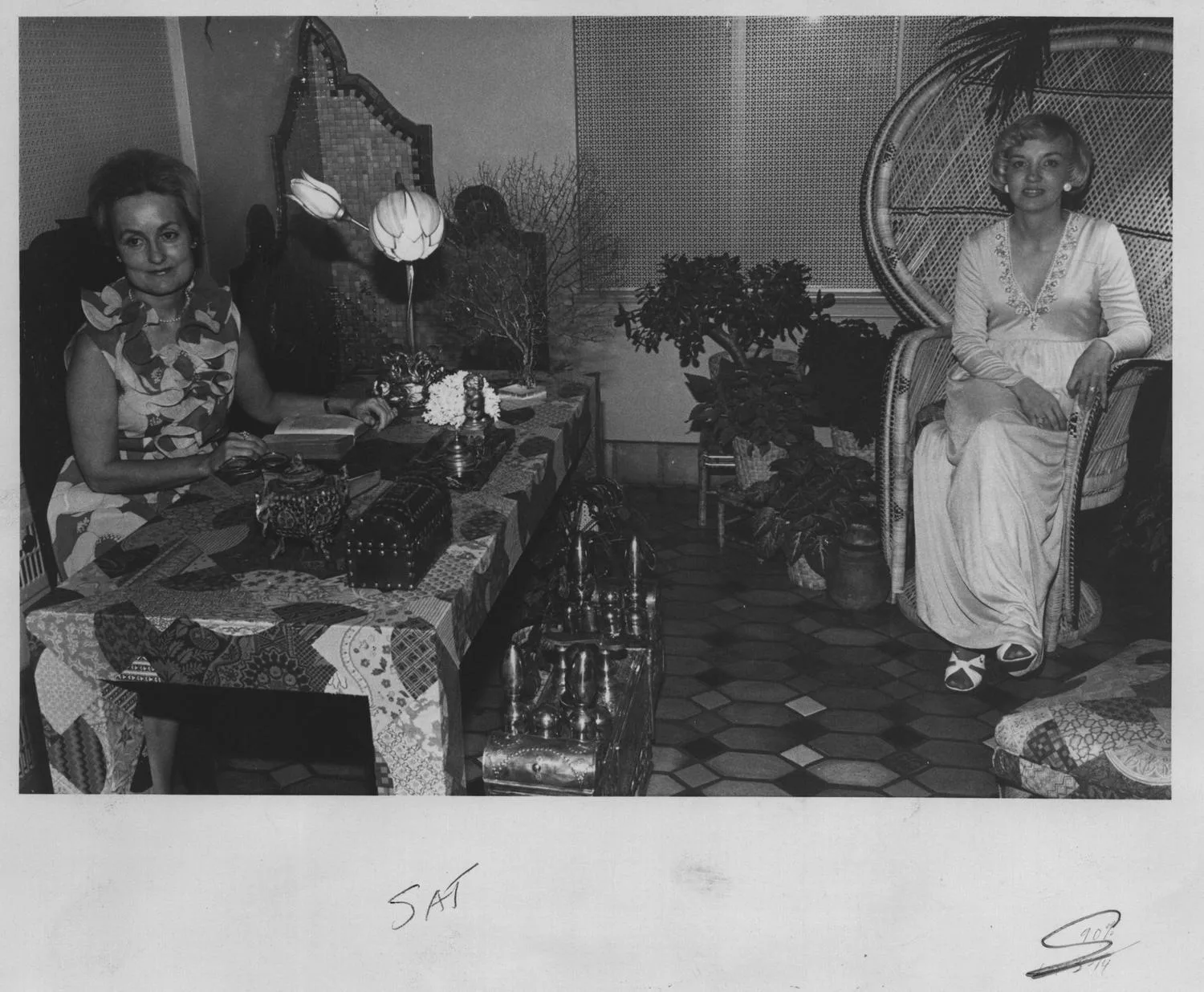 Lowe, Mrs. James (National Con-ference ofthe American Symphony Orchestra League).